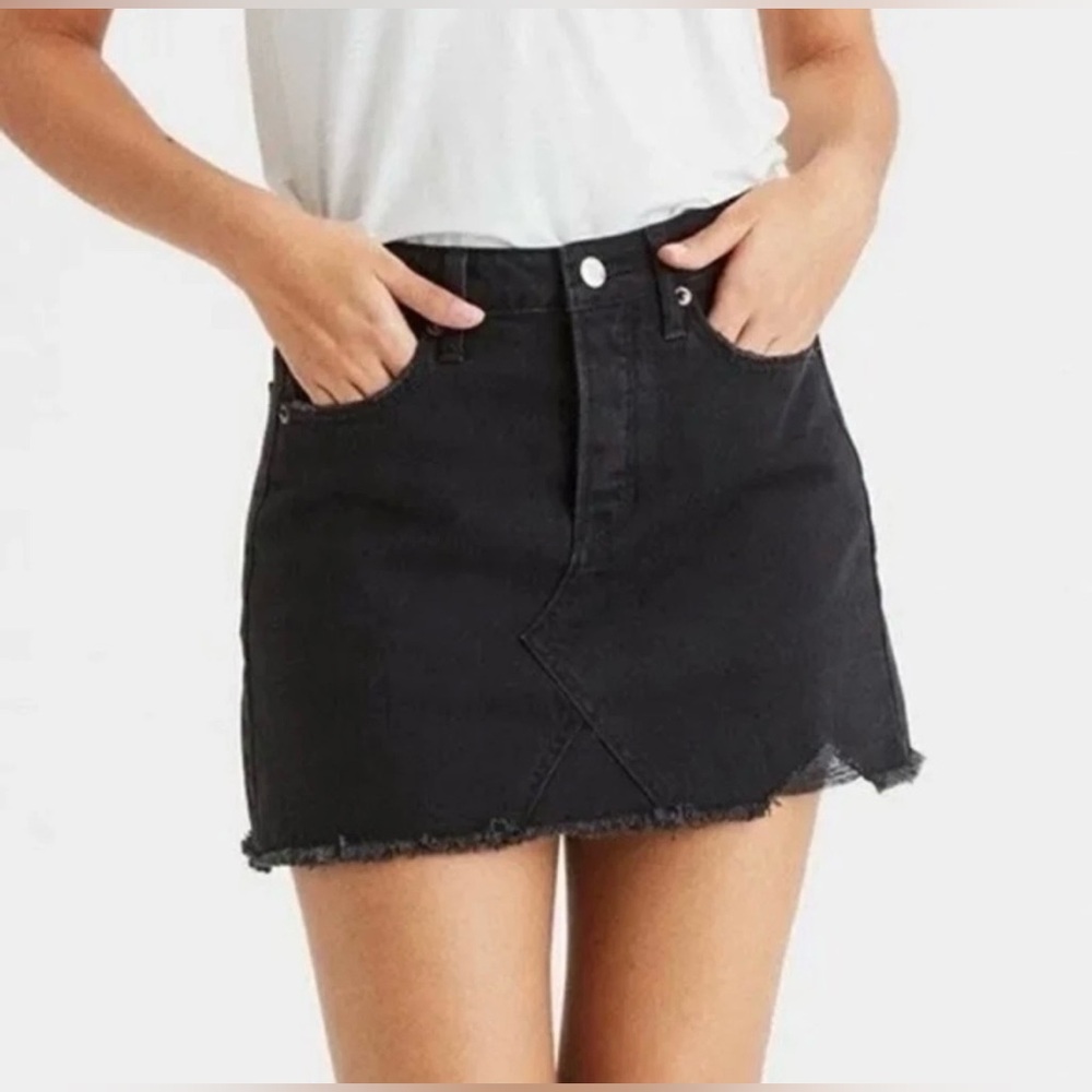American Eagle AE Hi Rise Festival Mini Black Denim Skirt, Raw Hem, Size 6 -EUC